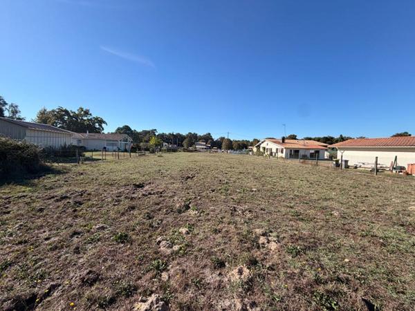 TERRAIN A BATIR MIOS 2100M² 20% EMPRISE
