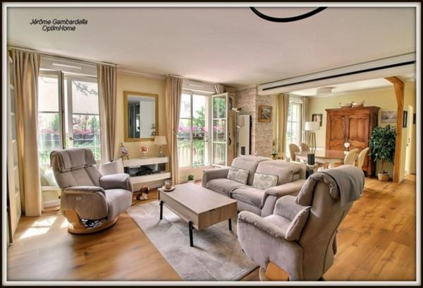 Appartement 5 pièces avec balcon et parkings à vendre à ORGEVAL (78)