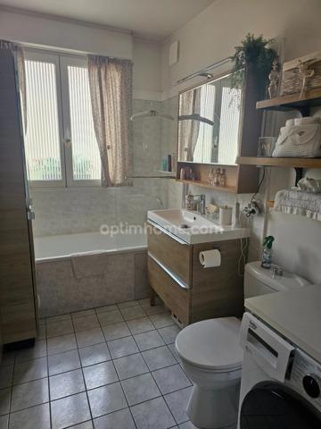 Appartement 5 pièces avec balcon et parkings à vendre à ORGEVAL (78)