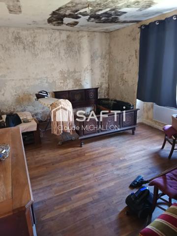 Maison de caractère à rénover – 120 m² habitables sur 3 500 m² de terrain – 44660 ROUGE