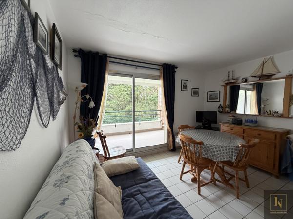 Appartement
                                                                                                                                                                                                                                                                                                                        2 pièce(s)                                                                                                                                                                                                          1 chambre(s)                                                                                                                                                                                                          29  m²