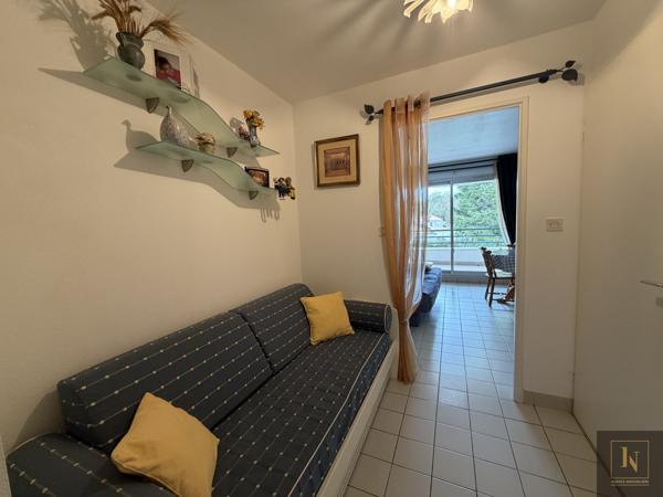 Appartement
                                                                                                                                                                                                                                                                                                                        2 pièce(s)                                                                                                                                                                                                          1 chambre(s)                                                                                                                                                                                                          29  m²
