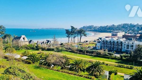 A vendre sur Perros-Guirec, appartement vue mer, situé dans une résidence calme, sécurisée et b...