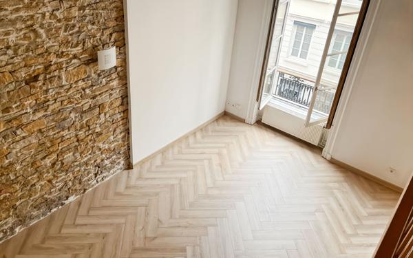 Appartement à vendre    2 pièces • 67,43 m2 Lyon 6