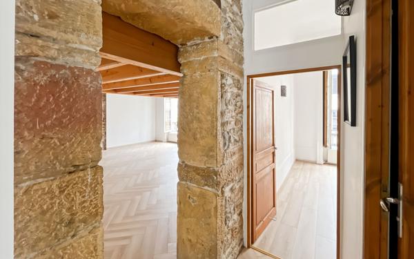 Appartement à vendre    2 pièces • 67,43 m2 Lyon 6