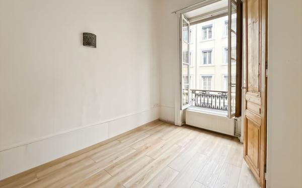Appartement à vendre    2 pièces • 67,43 m2 Lyon 6