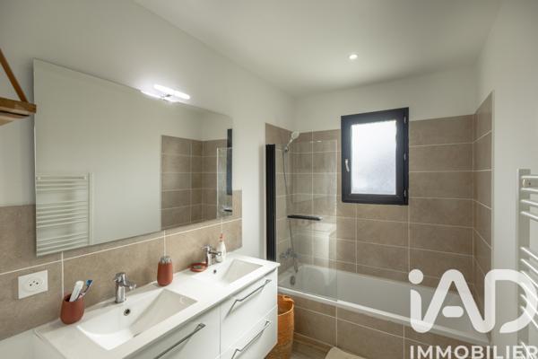 Maison à vendre 4 pièces 106 m² Arles