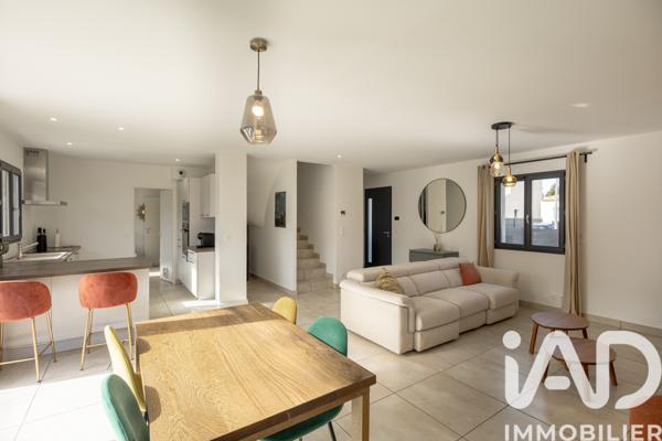 Maison à vendre 4 pièces 106 m² Arles