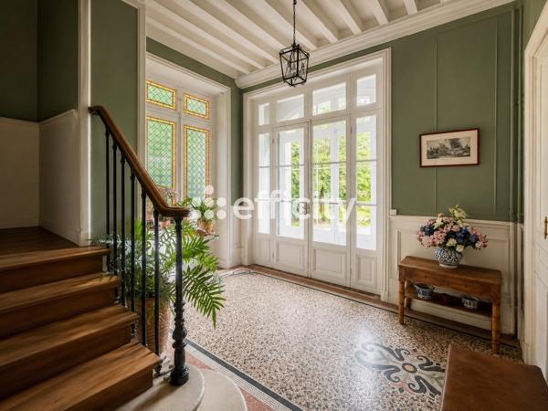Appartement
         6 pièces
        - 157 m² Bien prestige 1 320 000 € *