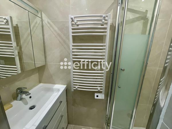 Appartement
         6 pièces
        - 157 m² Bien prestige 1 320 000 € *