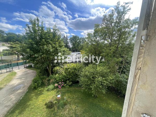 Appartement
         6 pièces
        - 157 m² Bien prestige 1 320 000 € *