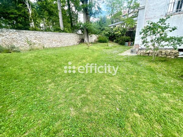 Appartement
         6 pièces
        - 157 m² Bien prestige 1 320 000 € *