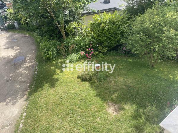 Appartement
         6 pièces
        - 157 m² Bien prestige 1 320 000 € *
