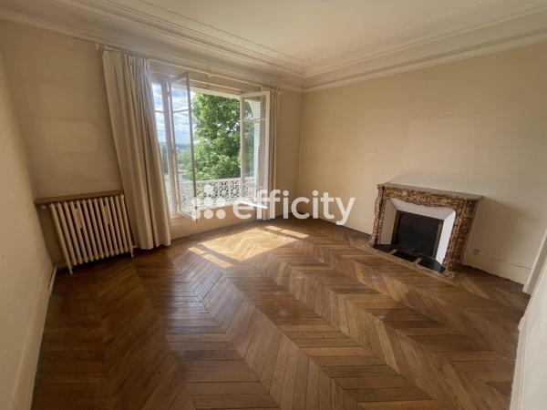 Appartement
         6 pièces
        - 157 m² Bien prestige 1 320 000 € *