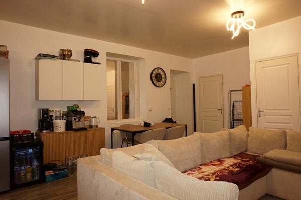 FIRMINY CENTRE 42700 appartement avec locataire en place 46.2m² une chambre