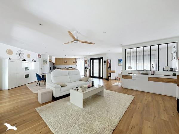 Maison 498 000 € Saint-Laurent-des-Vignes 6 p 196 m² DPE A