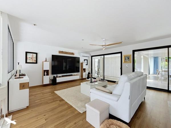 Maison 498 000 € Saint-Laurent-des-Vignes 6 p 196 m² DPE A