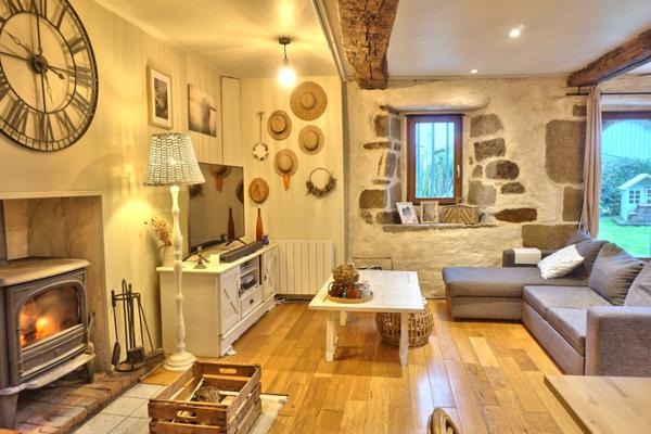 Goudelin (22290) Maison de campagne en pierre avec jardin