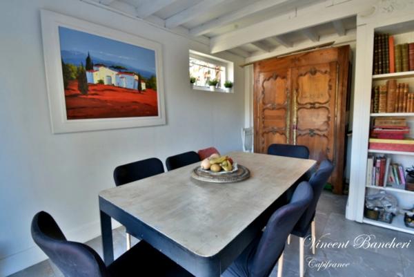 Maison familiale d'environ 160 m² avec piscine, 5 chambres et terrain de plus de 1160 m² au cœur d'un secteur prisé de Reignier