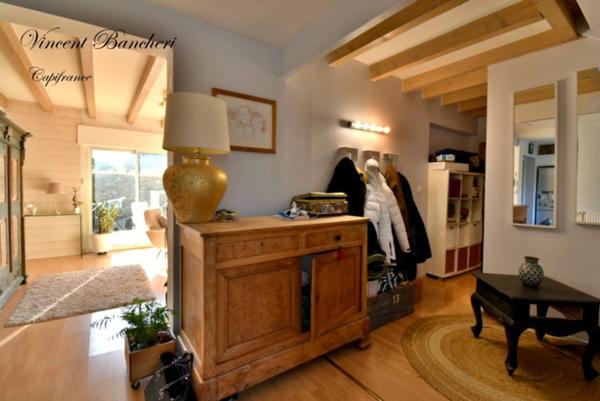 Maison familiale d'environ 160 m² avec piscine, 5 chambres et terrain de plus de 1160 m² au cœur d'un secteur prisé de Reignier