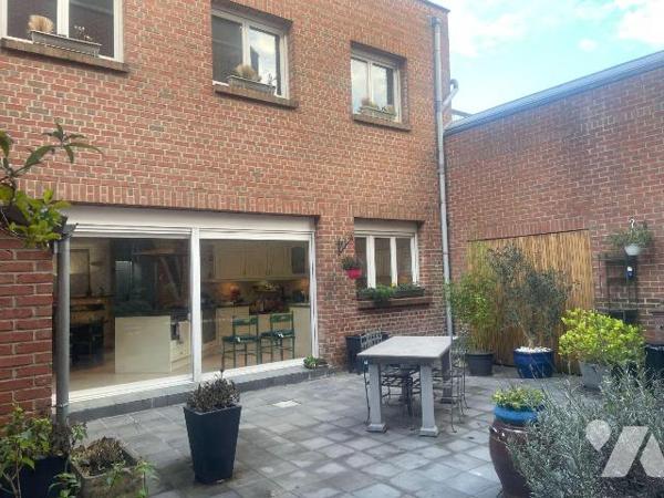 A VENDRE DANS LE NORD A BAILLEUL (59) - BELLE ET GRANDE MAISON SEMI BOURGEOISE AU COEUR DU CENT...