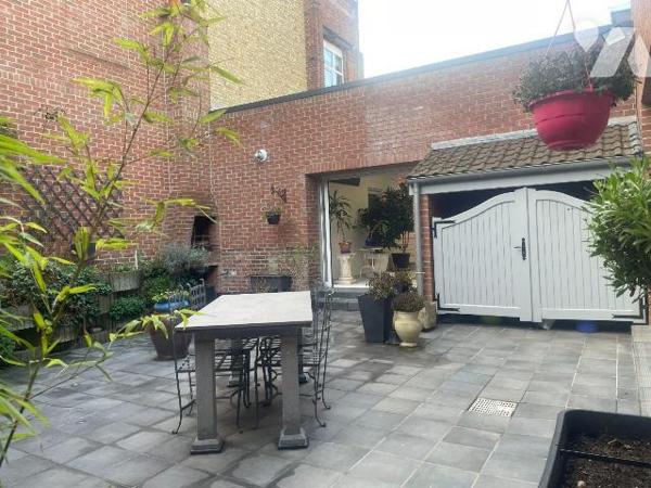A VENDRE DANS LE NORD A BAILLEUL (59) - BELLE ET GRANDE MAISON SEMI BOURGEOISE AU COEUR DU CENT...