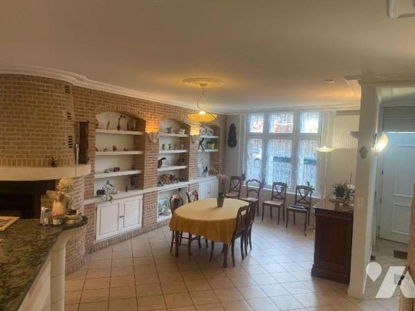 A VENDRE DANS LE NORD A BAILLEUL (59) - BELLE ET GRANDE MAISON SEMI BOURGEOISE AU COEUR DU CENT...