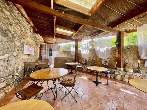 Authentique,bastide en pierres du XVIIIe siècle rénovée