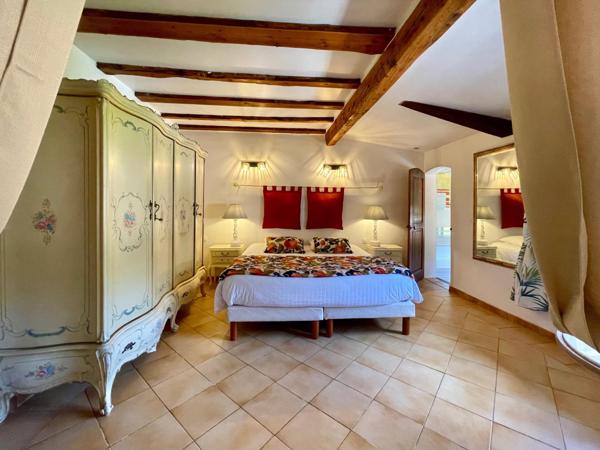 Authentique,bastide en pierres du XVIIIe siècle rénovée