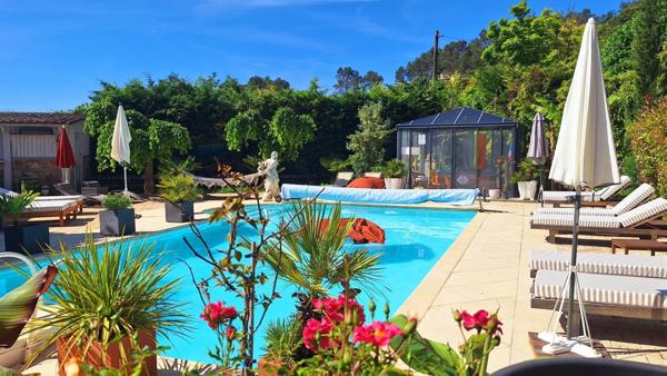 Authentique,bastide en pierres du XVIIIe siècle rénovée