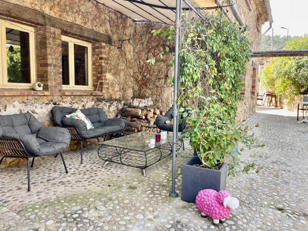 Authentique,bastide en pierres du XVIIIe siècle rénovée