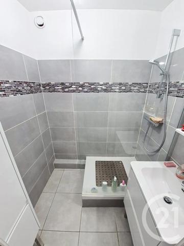 Appartement F3 à vendre  3 pièces - 69 m 2   ALES  - 30