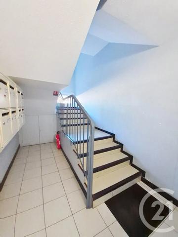 Appartement F3 à vendre  3 pièces - 69 m 2   ALES  - 30
