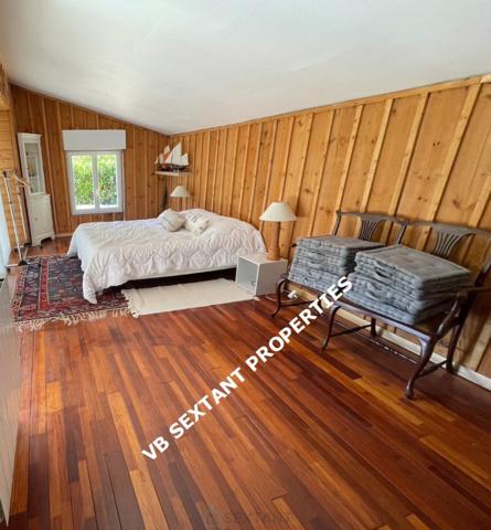 Aux portes de Bordeaux, propriété de charme avec belle demeure et dépendances dans un magnifique parc arboré