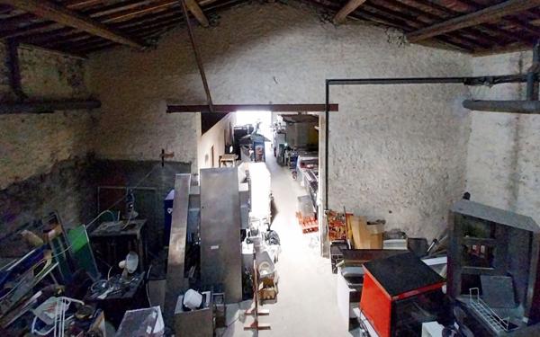 Maison à vendre    2 pièces • 380 m2 Marseillan