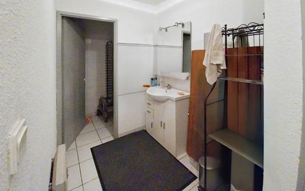 Maison à vendre    2 pièces • 380 m2 Marseillan