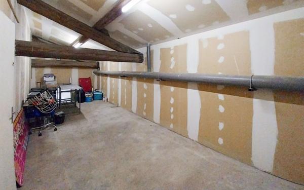 Maison à vendre    2 pièces • 380 m2 Marseillan