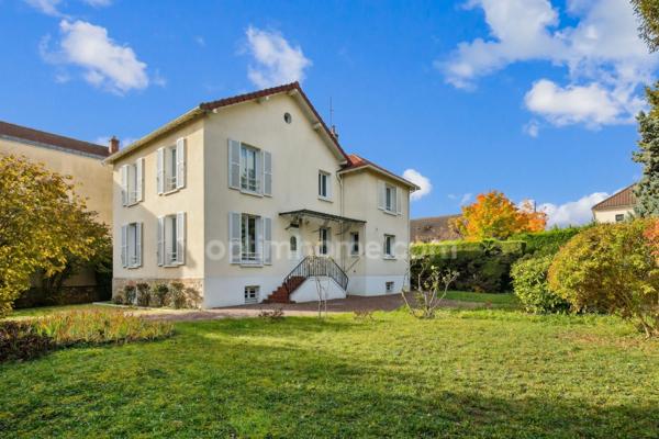 Élégante maison de maître sur 1 052 m² de terrain – À deux pas du lac d’Enghien