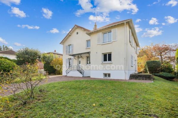 Élégante maison de maître sur 1 052 m² de terrain – À deux pas du lac d’Enghien