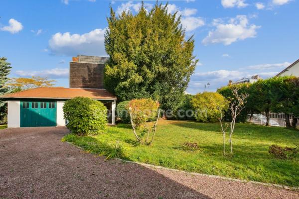 Élégante maison de maître sur 1 052 m² de terrain – À deux pas du lac d’Enghien