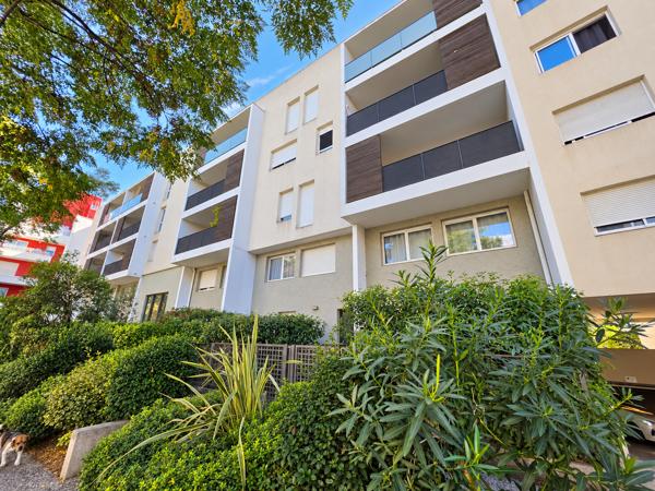 Appartement
         2 pièces
        - 45 m² Exclusivité 164 000 € *