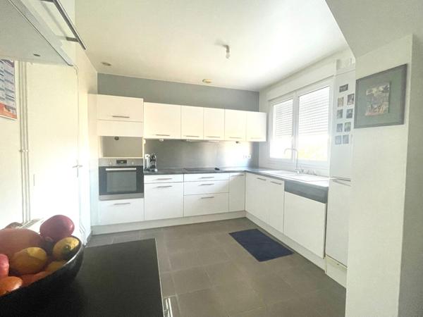 QUARTIER CENTRE VILLE - LUMINEUX T3 - JARDIN ET PARKING