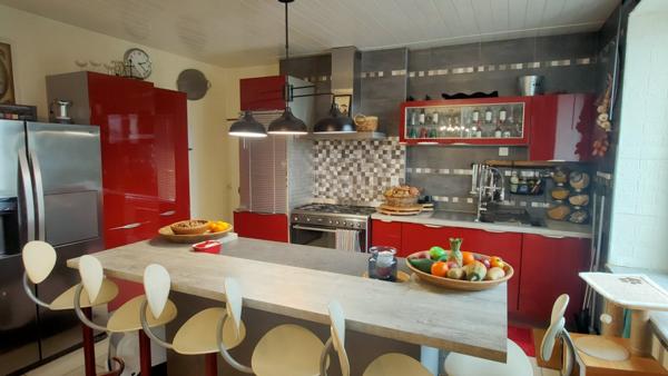 CHARMANTE MAISON ANNEES 30 avec dépendances