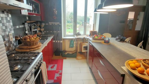 CHARMANTE MAISON ANNEES 30 avec dépendances