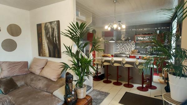 CHARMANTE MAISON ANNEES 30 avec dépendances