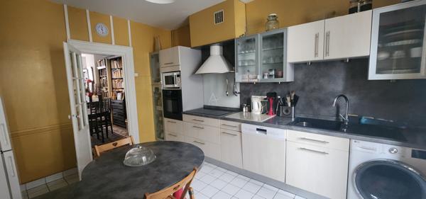 Appartement traversant 104m² T3/4