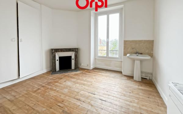 Appartement à vendre    8 pièces •  Bonnétable