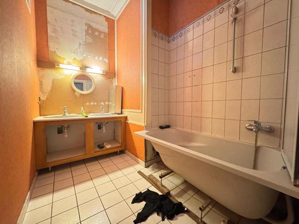 A VENDRE : T2 à LILLE • • 347 000 € FAI • Réf. 1623