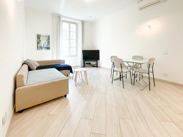 Cannes (06400) Très beau T2 au 2ème étage d'un très bel immeuble