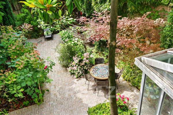 Hotel Particulier familial avec grand jardin dans le quartier des Ternes
